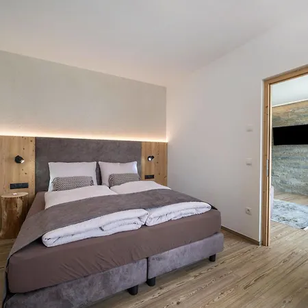 Paflur Bergtraum Apartment *